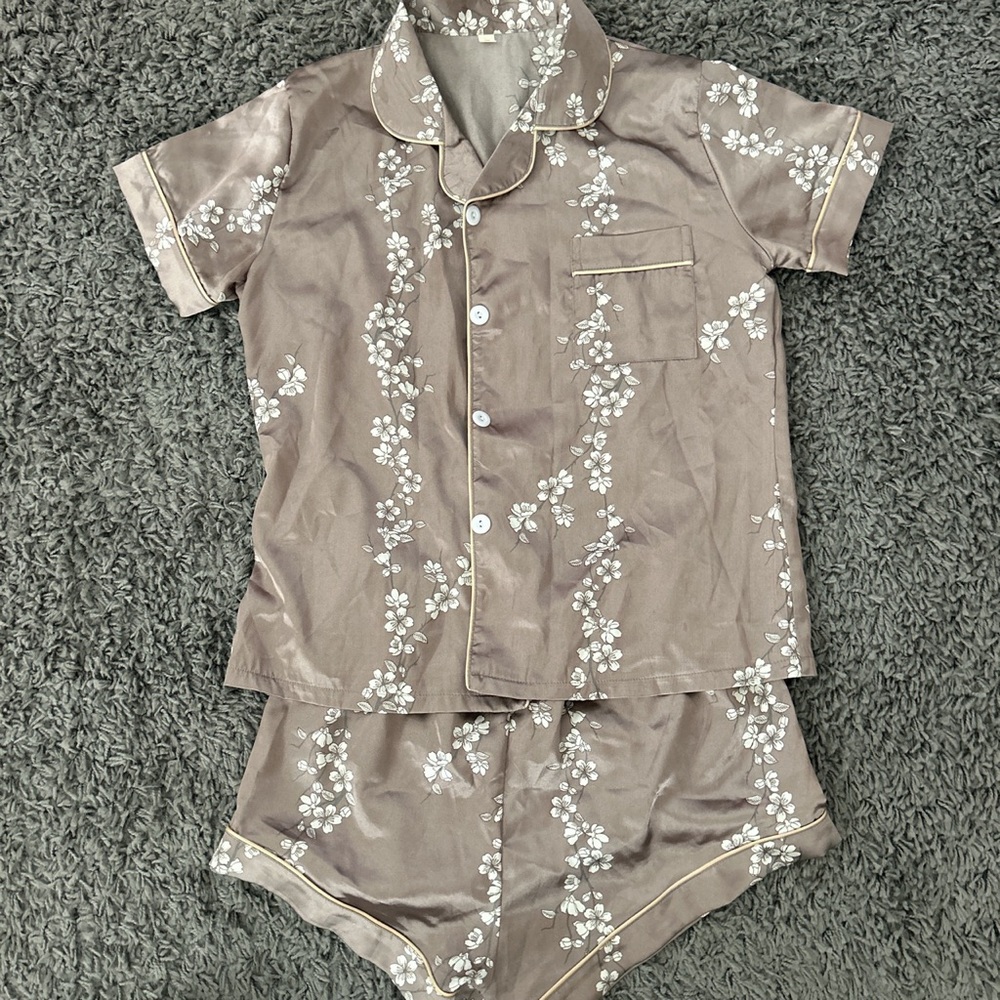 Silk pj set!